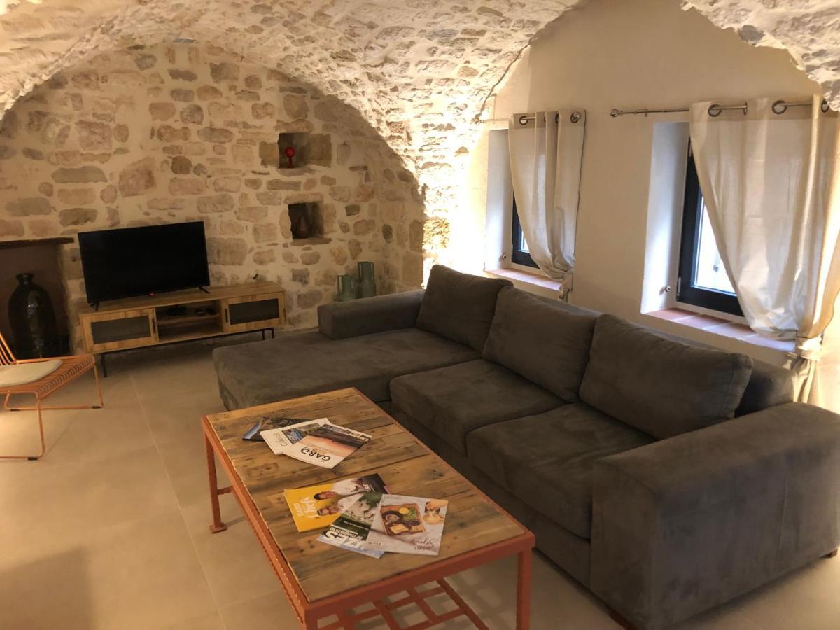 Parenthese Aux Portes D Uzes *