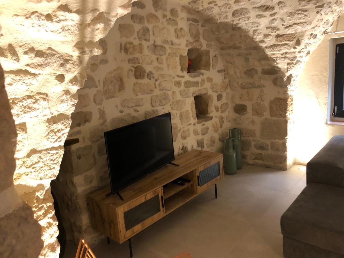 Parenthese Aux Portes D Uzes *